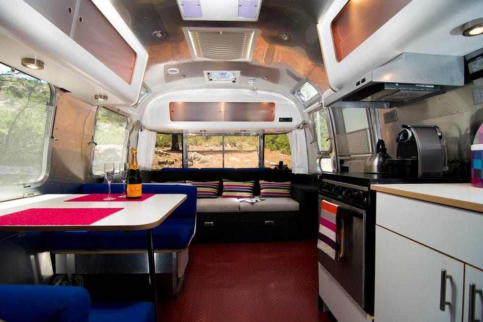 Transport, Interior design, Room, Vehicle, Building, Furniture, Car, Ceiling, 