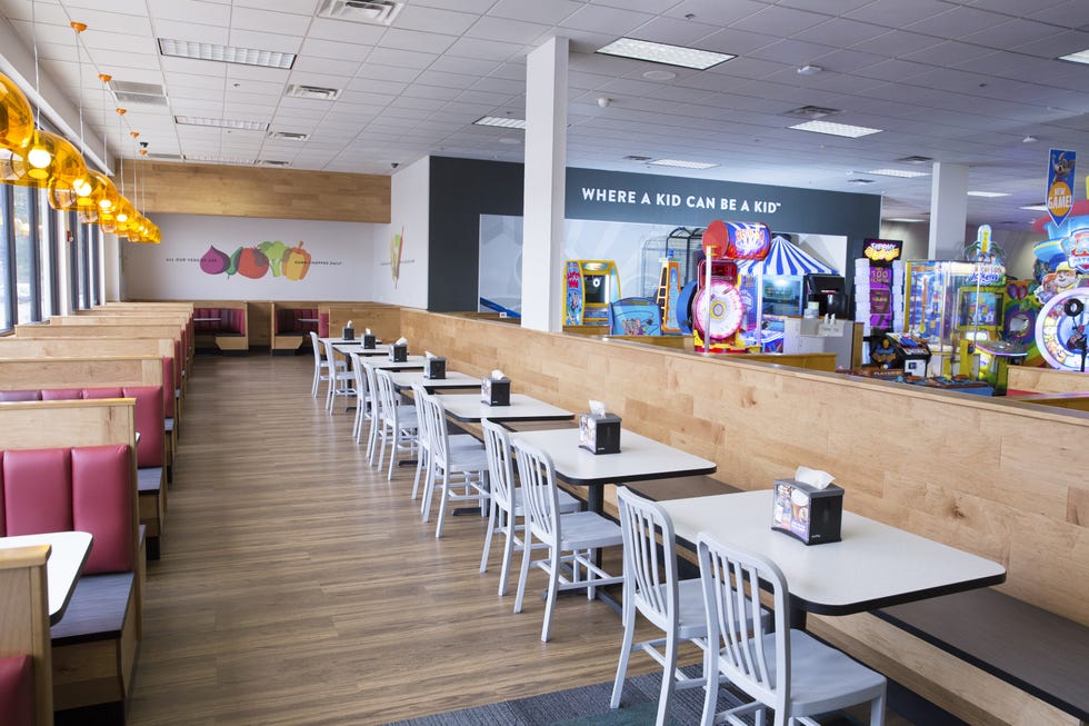 Restaurant, Building, Fast food restaurant, Cafeteria, Interior design, Food court, Room, Business, Table, Diner, 