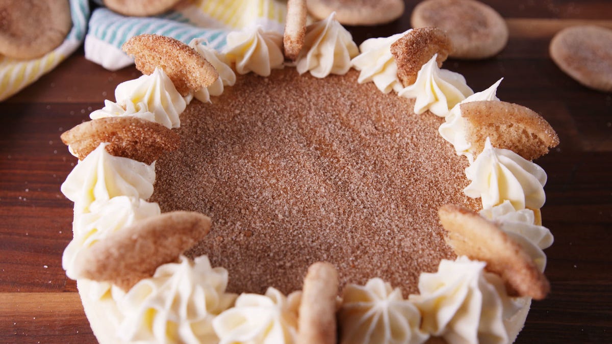 Video player poster image preview for Snickerdoodle Lovers, This Cheesecake Is For You!