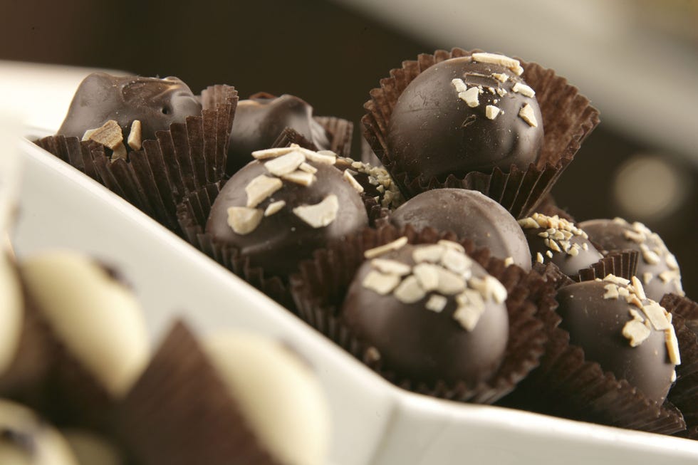 Bourbon ball, Rum ball, Chocolate, Chocolate truffle, Food, Mozartkugel, Confectionery, Bonbon, Cuisine, Praline, 