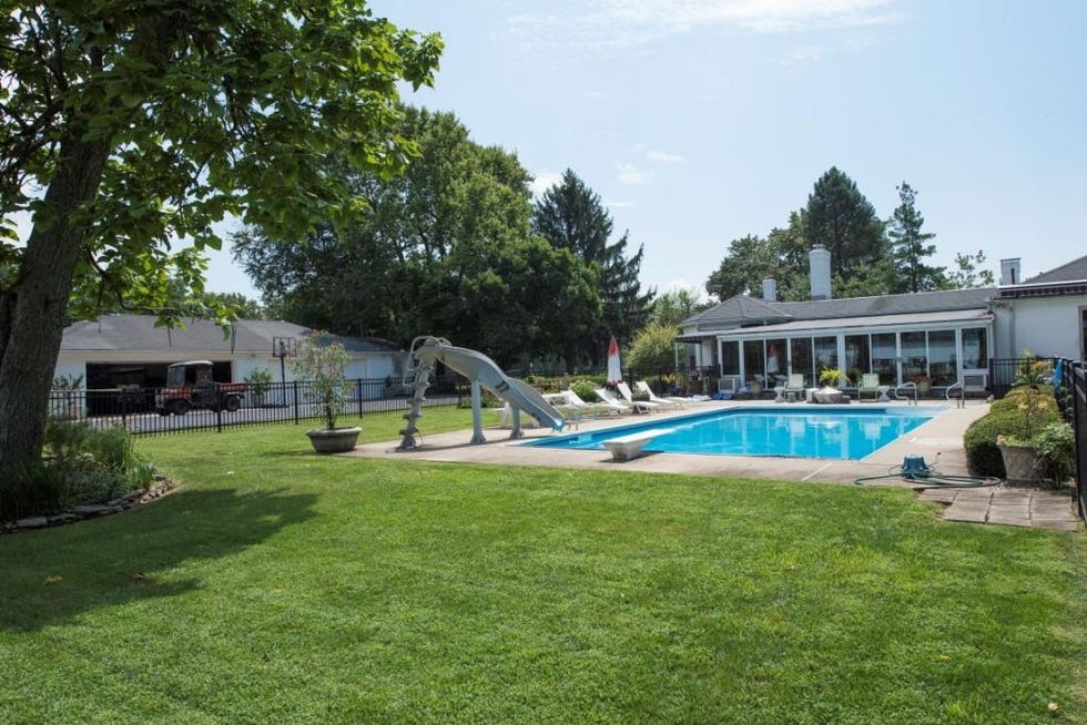 Property, Swimming pool, Real estate, House, Building, Grass, Architecture, Home, Estate, Leisure, 