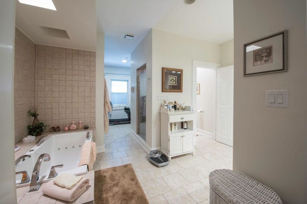 Property, Room, Bathroom, Interior design, Building, Tile, Real estate, House, Floor, Home, 