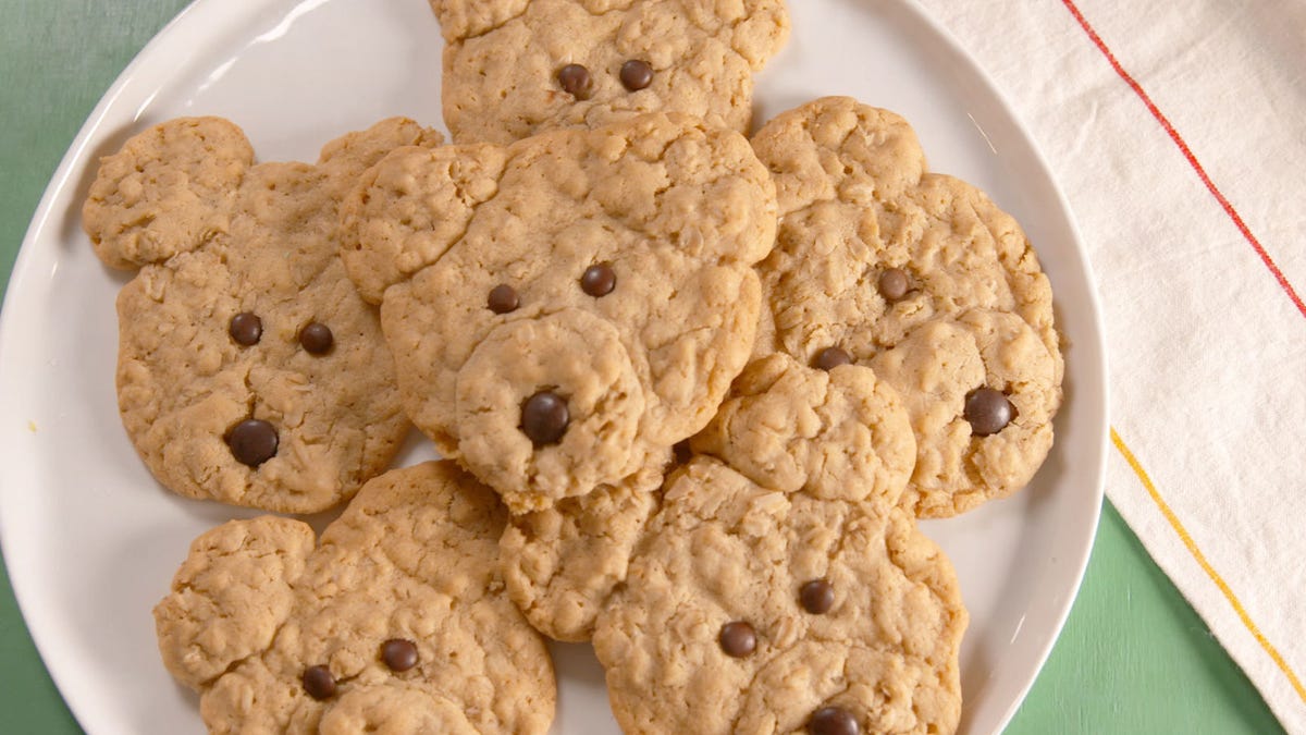 Video player poster image preview for How To Turn Oatmeal Cookie Mix Into Teddy Bear Cookies