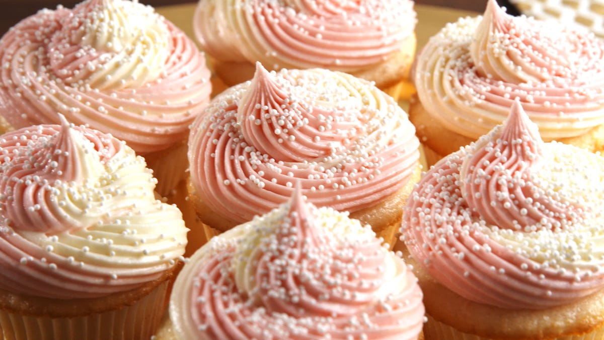 Video player poster image preview for Moscato Cupcake Are A Wine Lover's Dream
