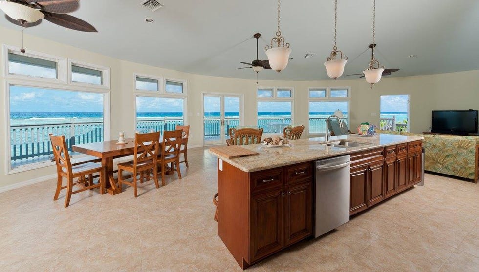 Room, Property, Countertop, Furniture, Kitchen, Building, Cabinetry, Interior design, Real estate, Floor, 