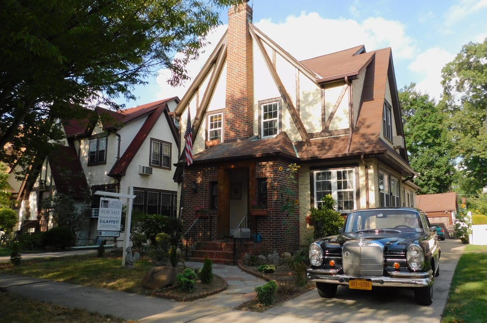 House, Home, Property, Roof, Residential area, Building, Neighbourhood, Real estate, Cottage, Vehicle, 