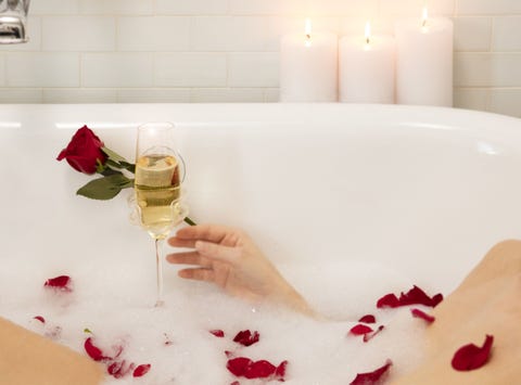 Sipcaddy Lets You Drink Wine In The Shower Glass Sipcaddy