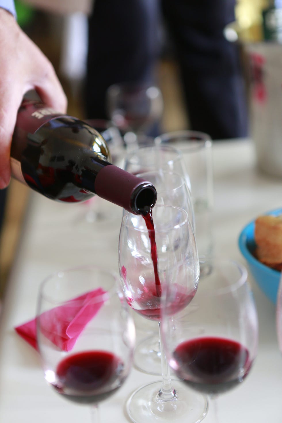 Drink, Alcohol, Wine, Wine glass, Alcoholic beverage, Glass, Red wine, Wine cocktail, Hand, Kir, 
