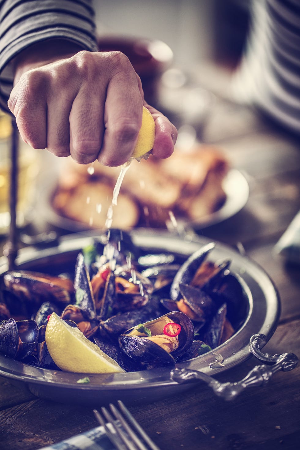 Food, Dish, Cuisine, Hand, Seafood, Ingredient, Flesh, Mussel, Vegetarian food, Recipe, 