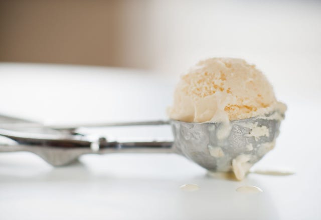 Food, Ingredient, Dish, Cuisine, Cream, Vanilla, Dairy, Frozen dessert, Dessert, Buttercream, 