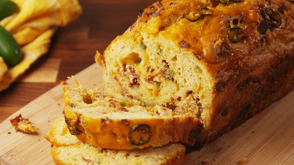 bacon cheddar beer bread horizontal