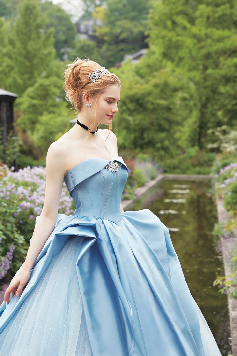 Gown, Dress, Clothing, Wedding dress, Bridal clothing, Bridal party dress, Beauty, Shoulder, Formal wear, Fashion, 