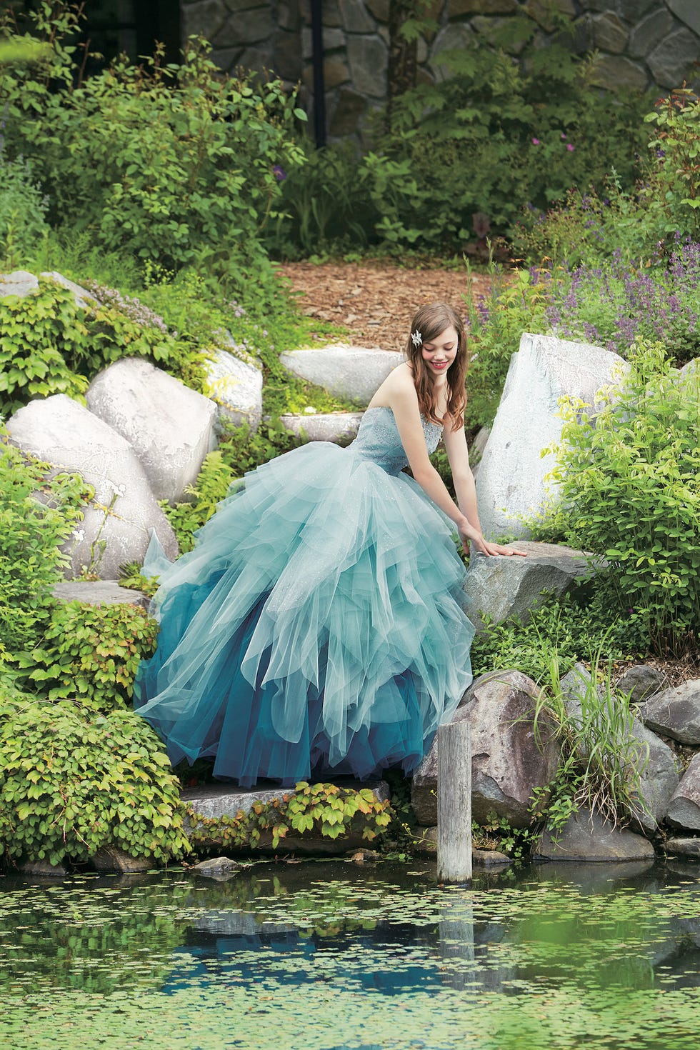 Dress, Photograph, Clothing, Beauty, Gown, Botany, Photo shoot, Bride, Grass, Wedding dress, 