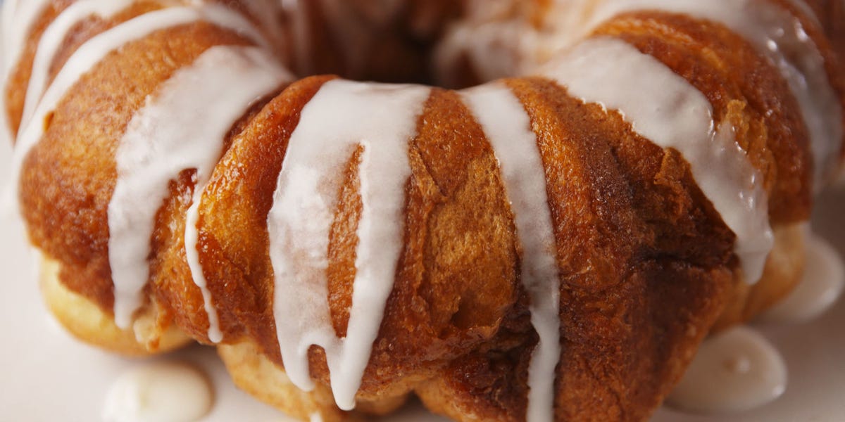 Cheesecake Stuffed Monkey Bread