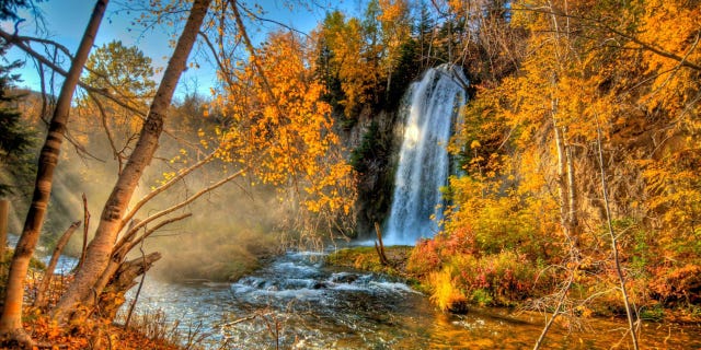 Natural landscape, Nature, Body of water, Waterfall, Tree, Water, Nature reserve, Leaf, Watercourse, Autumn, Natural landscape, Nature, Body of water, Waterfall, Tree, Water, Nature reserve, Leaf, Watercourse, Autumn,
