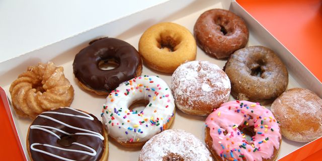 Пончик на английском. Пончики Dunkin Donuts. Донат пончик. Пончики американские донатсы. Данкин Донатс Америка пончики.