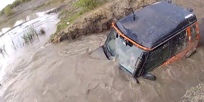 Mode of transport, Geological phenomenon, Vehicle, Flood, Mud, Event, Off-road vehicle, Off-roading, Car, 