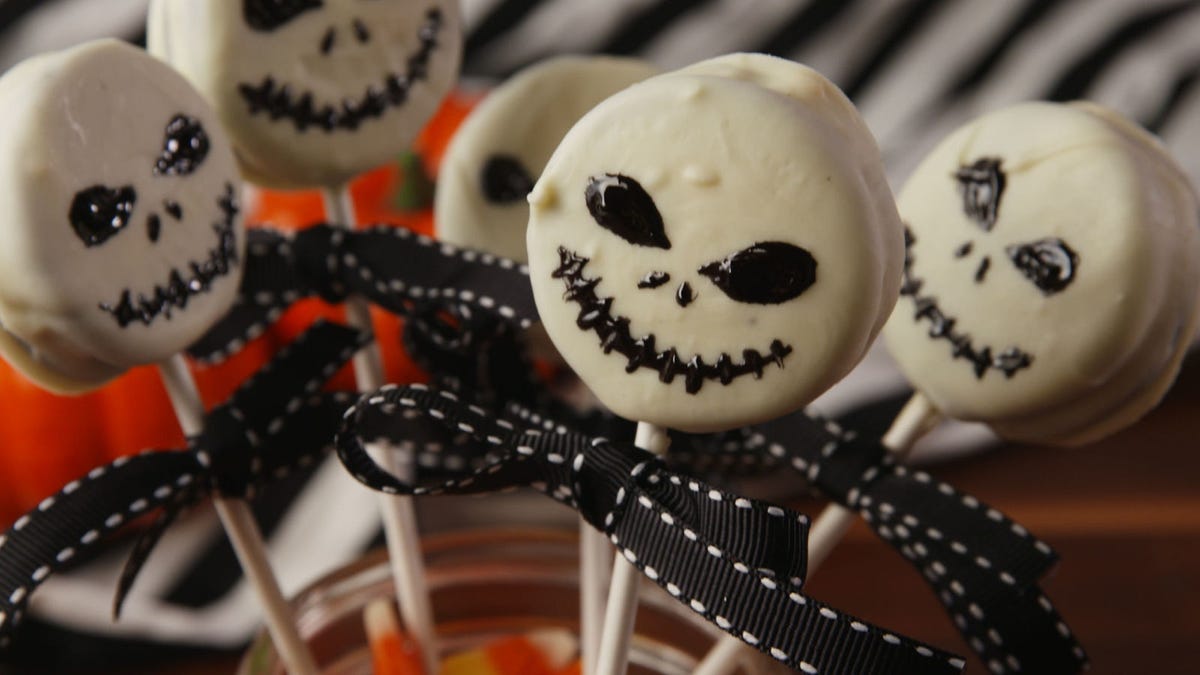 preview for Jack Skellington Pops Are The Best Way To Use Halloween Oreos