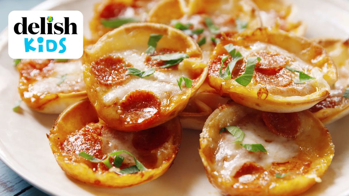 preview for Damn Delicious Deep-Dish Mini Pizzas