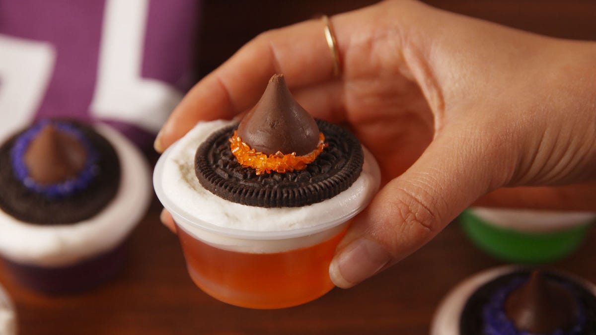 preview for Hocus Pocus Fans: These Jell-O Shots Are EVERYTHING
