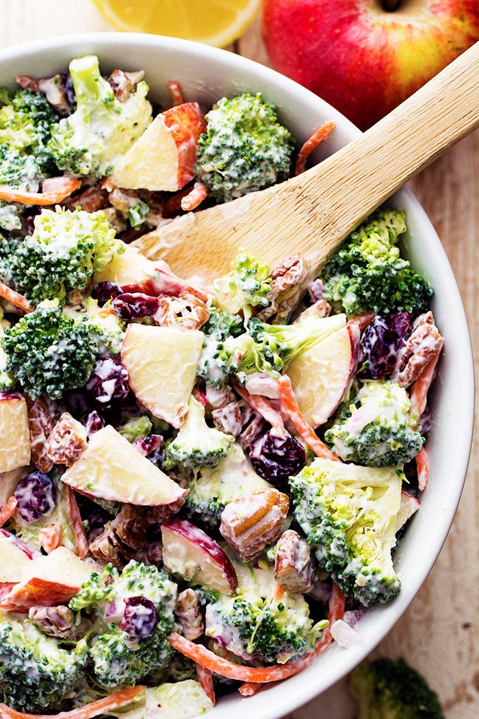 Dish, Food, Leaf vegetable, Cruciferous vegetables, Vegetable, Salad, Cuisine, Ingredient, Broccoli, Caesar salad, 