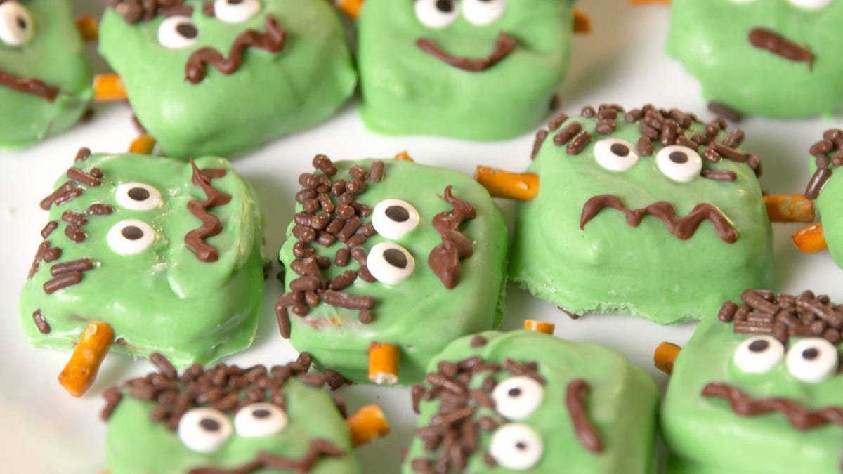 Video player poster image preview for Frankenstein Pretzels Are The Opposite Of A Science Experiment Gone Wrong