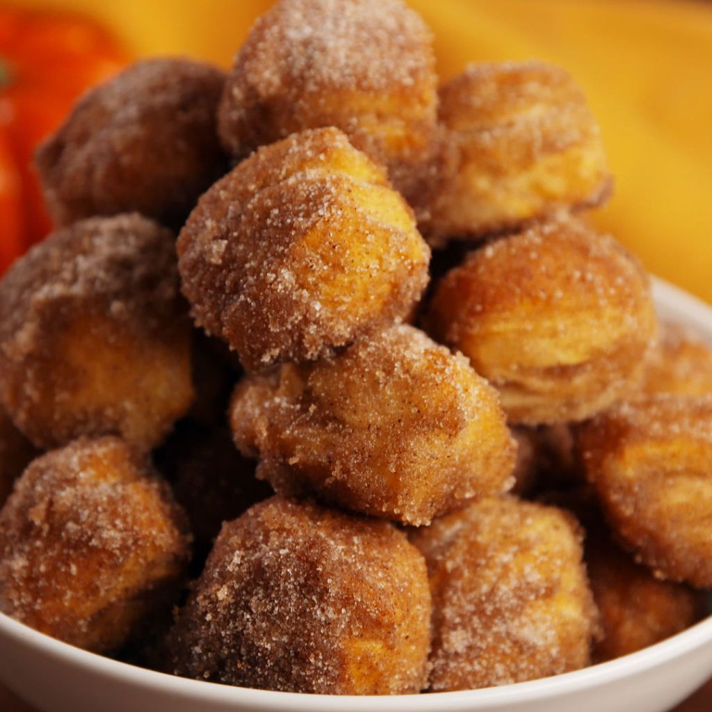 Pumpkin Pretzel Bites With Vanilla Dipping Glaze (Video