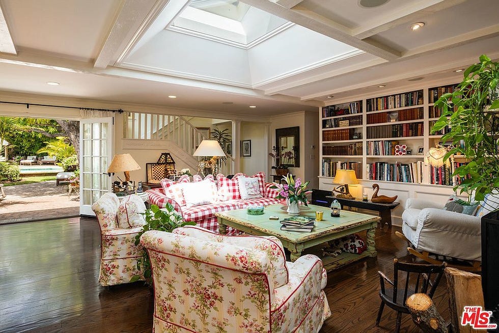 Property, Room, Ceiling, Interior design, Building, Home, Living room, Real estate, Furniture, House, 
