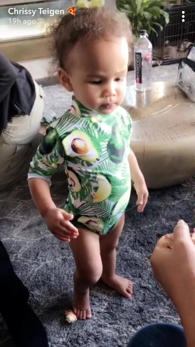 Child, Toddler, Leg, Play, Baby, Arm, Finger, Hand, Thumb, Sitting, 