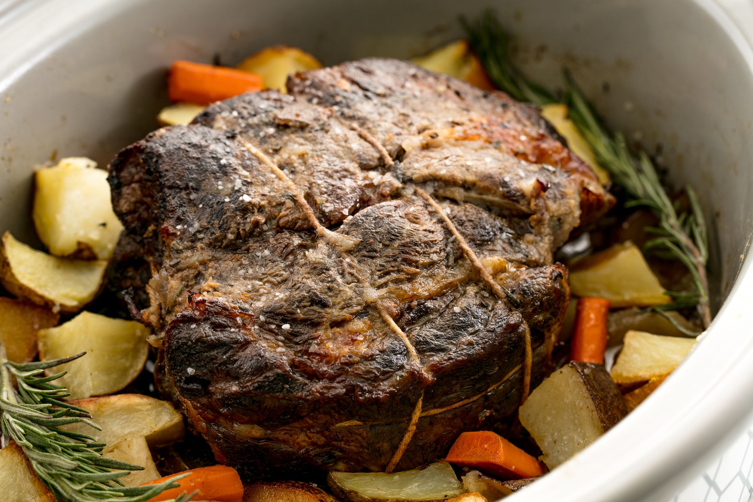 Easy Slow Cooker Roast Beef Recipe Slow Cooker Roast Beef   1509402265 Shot 4 205 