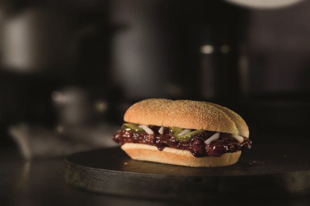 Food, Dish, Hamburger, Cuisine, Veggie burger, Ingredient, Slider, Pan-bagnat, Fast food, Sandwich, 