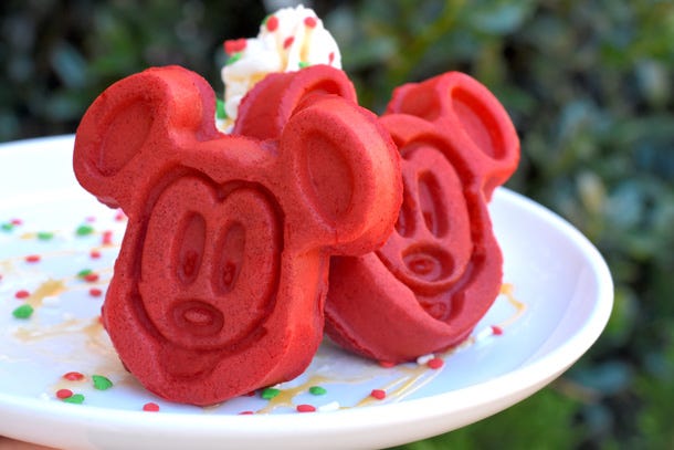 Pink, Food, Icing, Dessert, Cake decorating, Heart, Sweetness, Baked goods, Food coloring, Cuisine, 