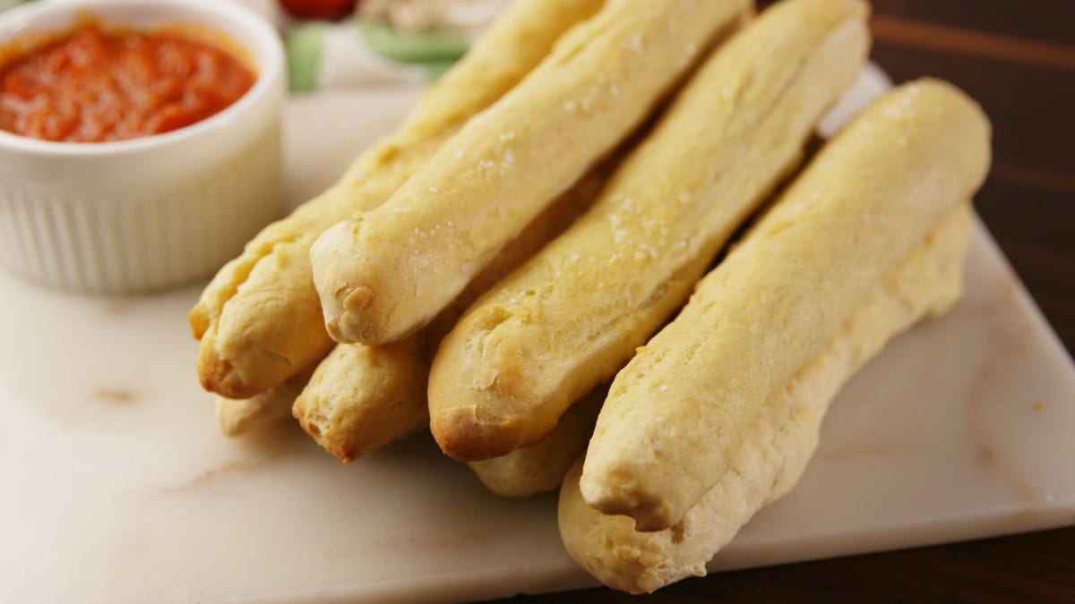 preview for You Can Make Olive Garden Breadsticks At Home!