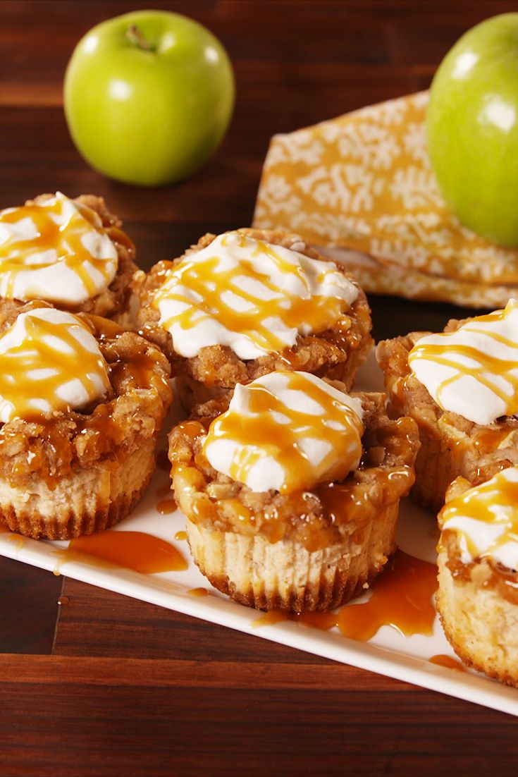 Best Mini Apple Cheesecake Recipe How To Make Mini Apple Cheesecakes apple crisp cheesecakes