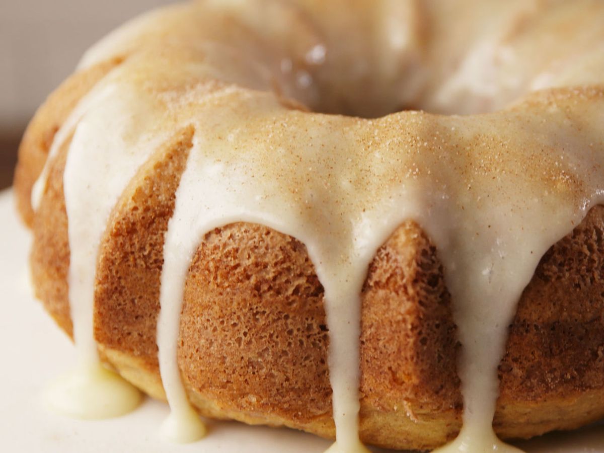 Cinnamon Roll Pound Cake