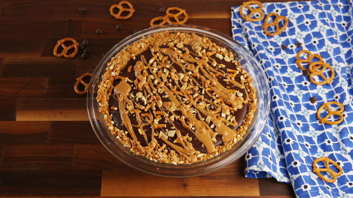 Video player poster image preview for Your Favorite Candy Bar Is Now The Best Pie Ever!