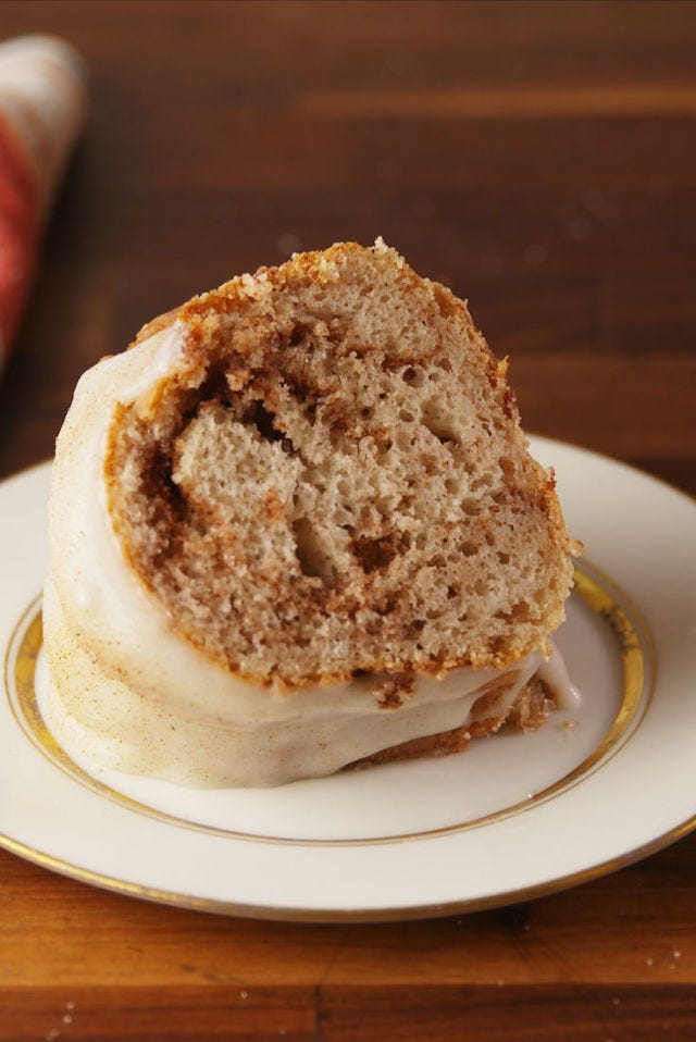 cinnamon roll bundt cake