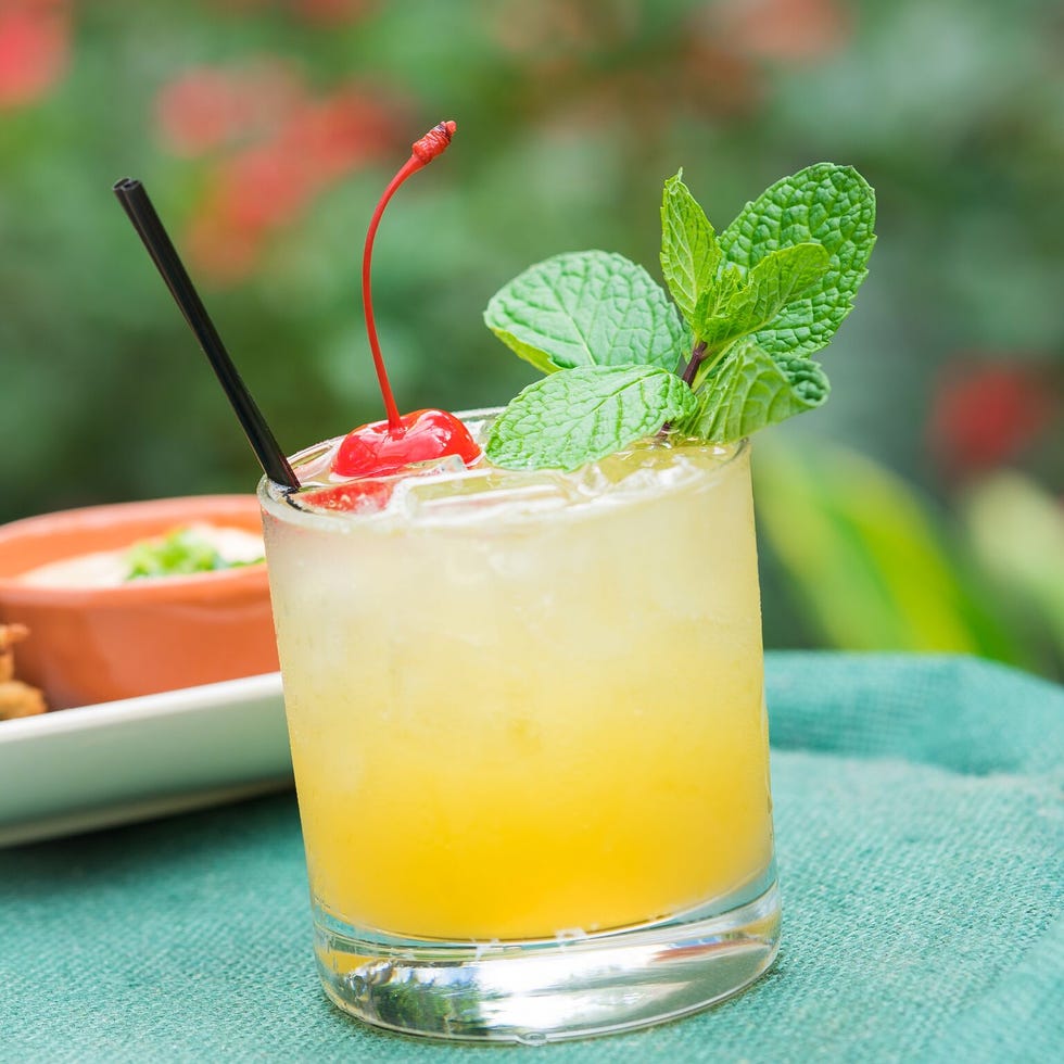 Drink, Cocktail garnish, Non-alcoholic beverage, Rum swizzle, Alcoholic beverage, Mai tai, Cocktail, Food, Juice, Distilled beverage, 