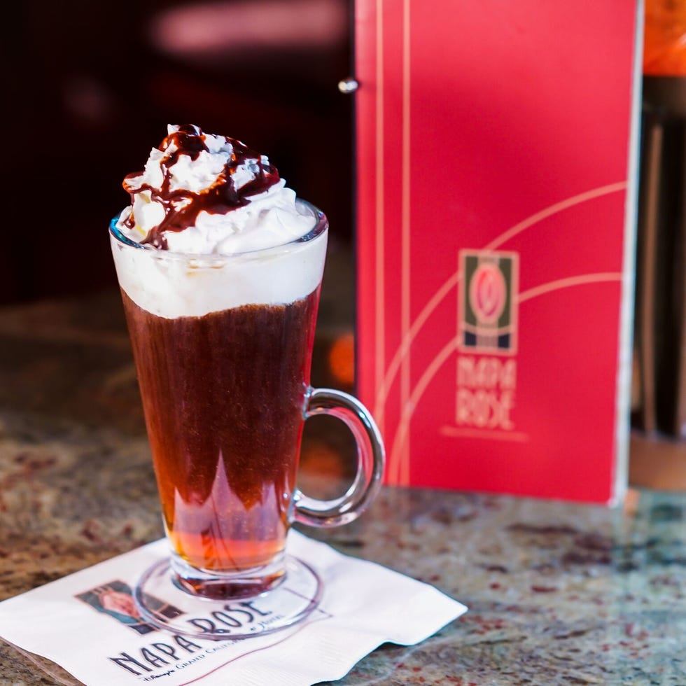 Drink, Food, Floats, Whipped cream, Non-alcoholic beverage, Ingredient, Cream, Hot chocolate, Frappé coffee, Distilled beverage, 