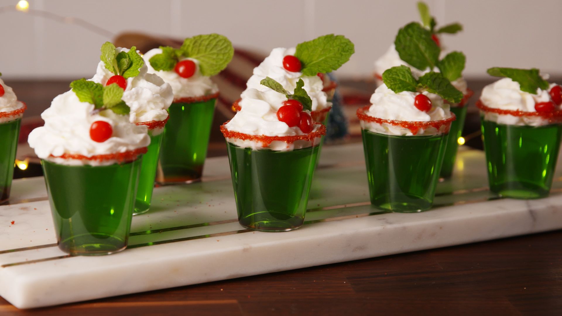 Best Mistletoe Shots Recipe How To Make Mistletoe Shots