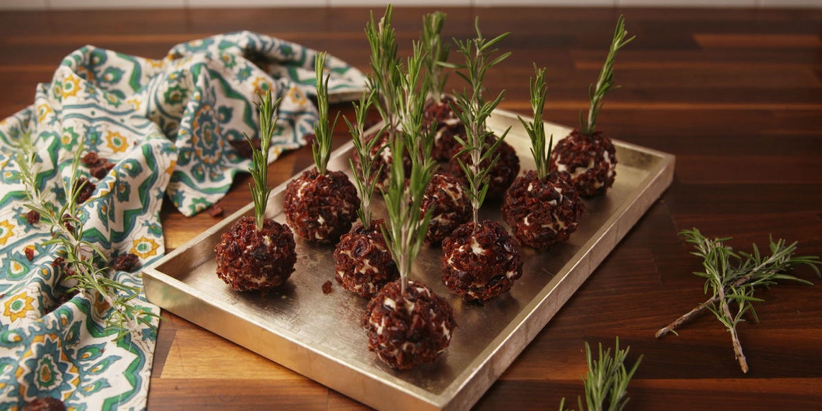Cranberry Cheese Ball Bites Are Perfect For The Holidays
