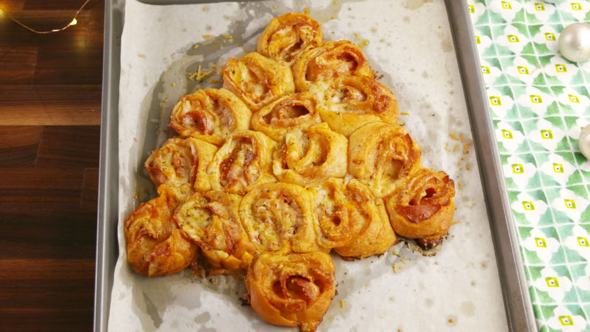 preview for This Pinwheel Christmas Tree Is For Pizza Lovers Only