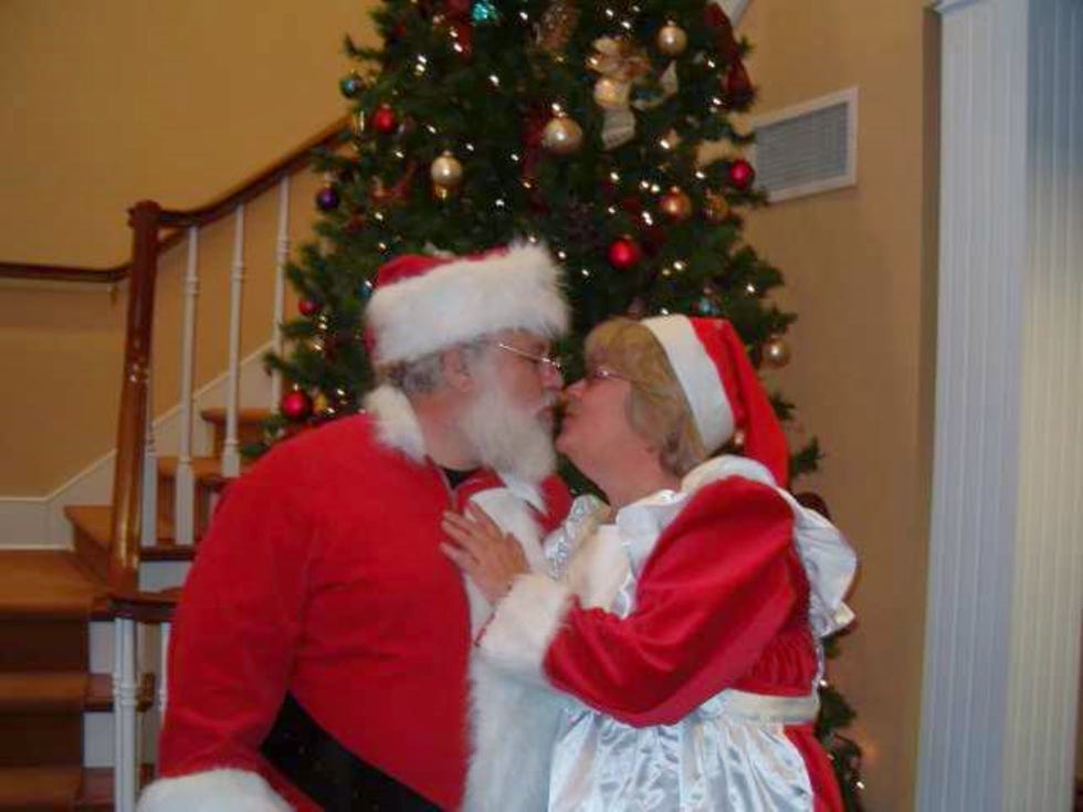 Christmas, Christmas tree, Santa claus, Christmas eve, Christmas ornament, Christmas decoration, Event, Tradition, Holiday, Lap, 