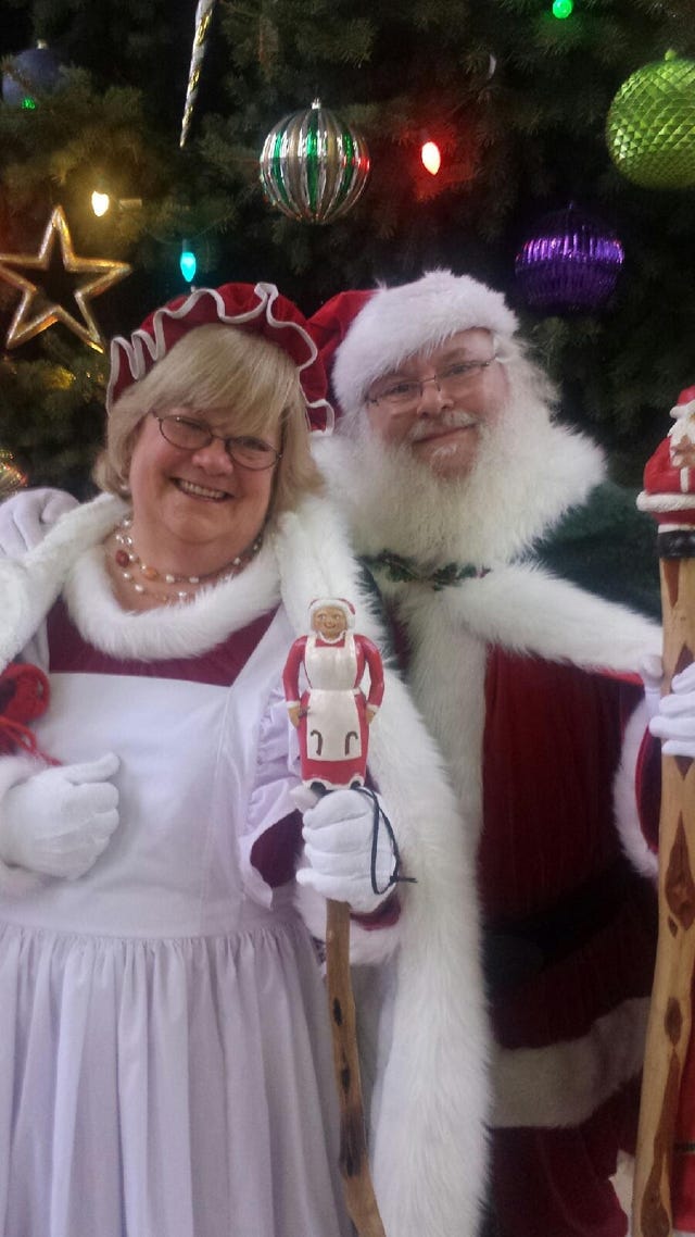 Santa claus, Christmas, Fictional character, Event, Christmas eve, Holiday, Tradition, Smile, Costume, 