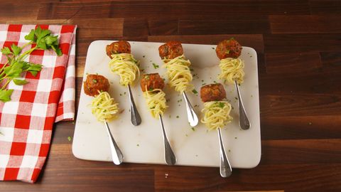 preview for These Spaghetti And Meatball Bites Are The Most efficient Social gathering Apps  Spaghetti &#038; Meatball Bites hd aspect 1512751056 delish spaghetti and meatball bites still003