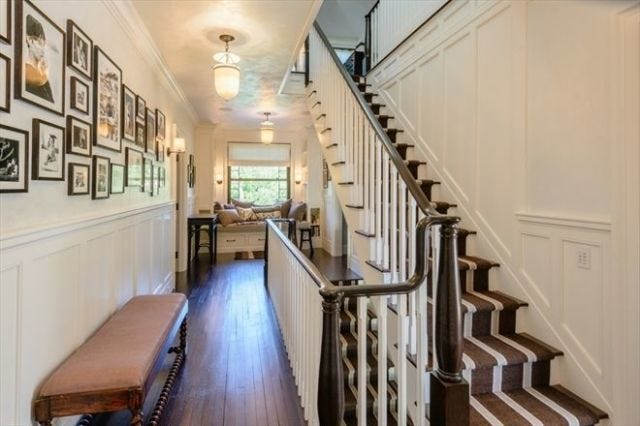 Stairs, Property, Building, Interior design, Handrail, Room, Ceiling, Architecture, House, Floor, 