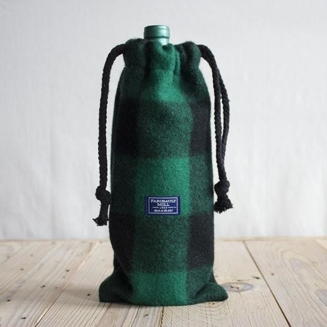 Bottle, Green, Water bottle, Drinkware, Backpack, Vacuum flask, Home accessories, Bag, Tableware, Wine bottle, 