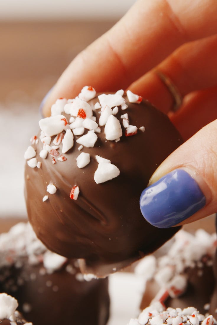 Peppermint Oreo Truffles Vertical
