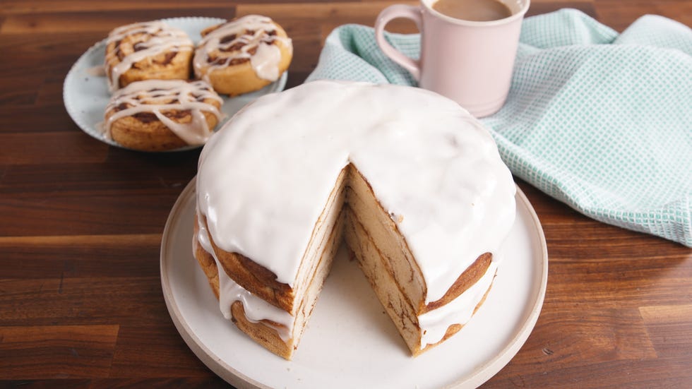Cinnamon Roll Cake