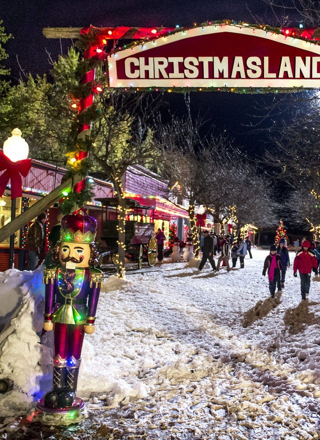 Winter, Snow, Fun, Tree, Event, Architecture, Tourism, Night, Crowd, World, 